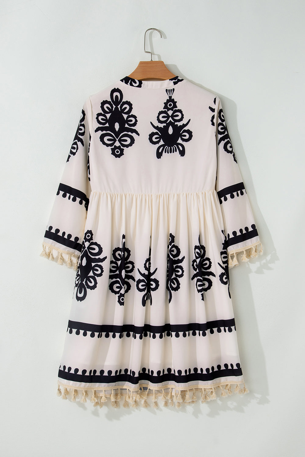 Minivestido estampado con borlas con cuello